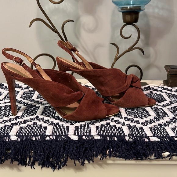 Banana Republic Cinnamon Twist Heels - Picture 3 of 10
